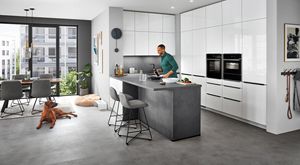 nobilia Küchen-, Bad- und Wohnmöbel, Oberfläche Fronten: Lack, Programme gemäß Anhang zum Vertrag.