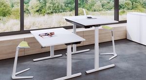 OKA Büromöbel Tische; Oberflächen: Melaminharzbeschichtung, Furnier lackiert, Stoffbezug; Modelle gemäß Anhang zum Vertrag.