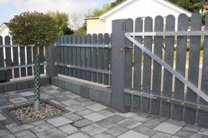 Hanit fencing and enclosures in accordance with the attachment